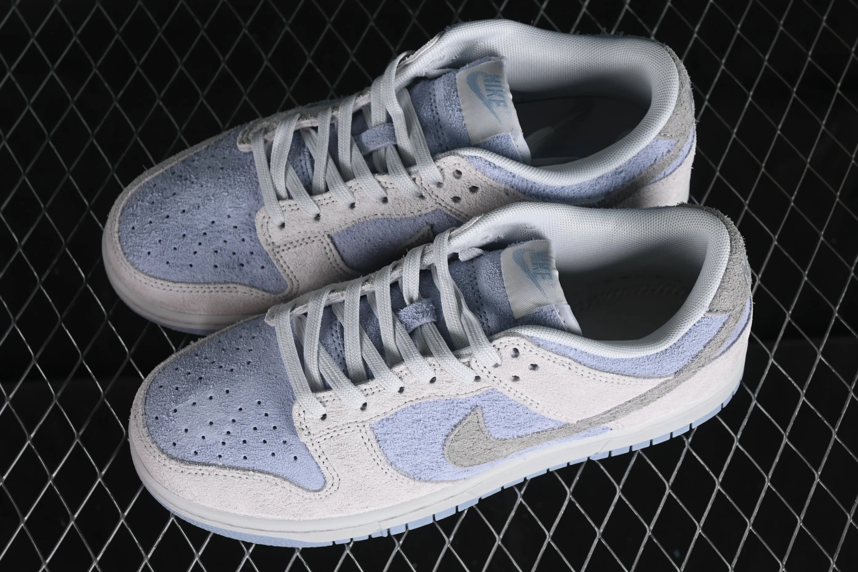 All categories Nk SB Dunk series Nk SB Dunk Low low-top sneakers Nk Dunk Low Frozen 2.0 SB low-top casual sneakers FZ3779-025